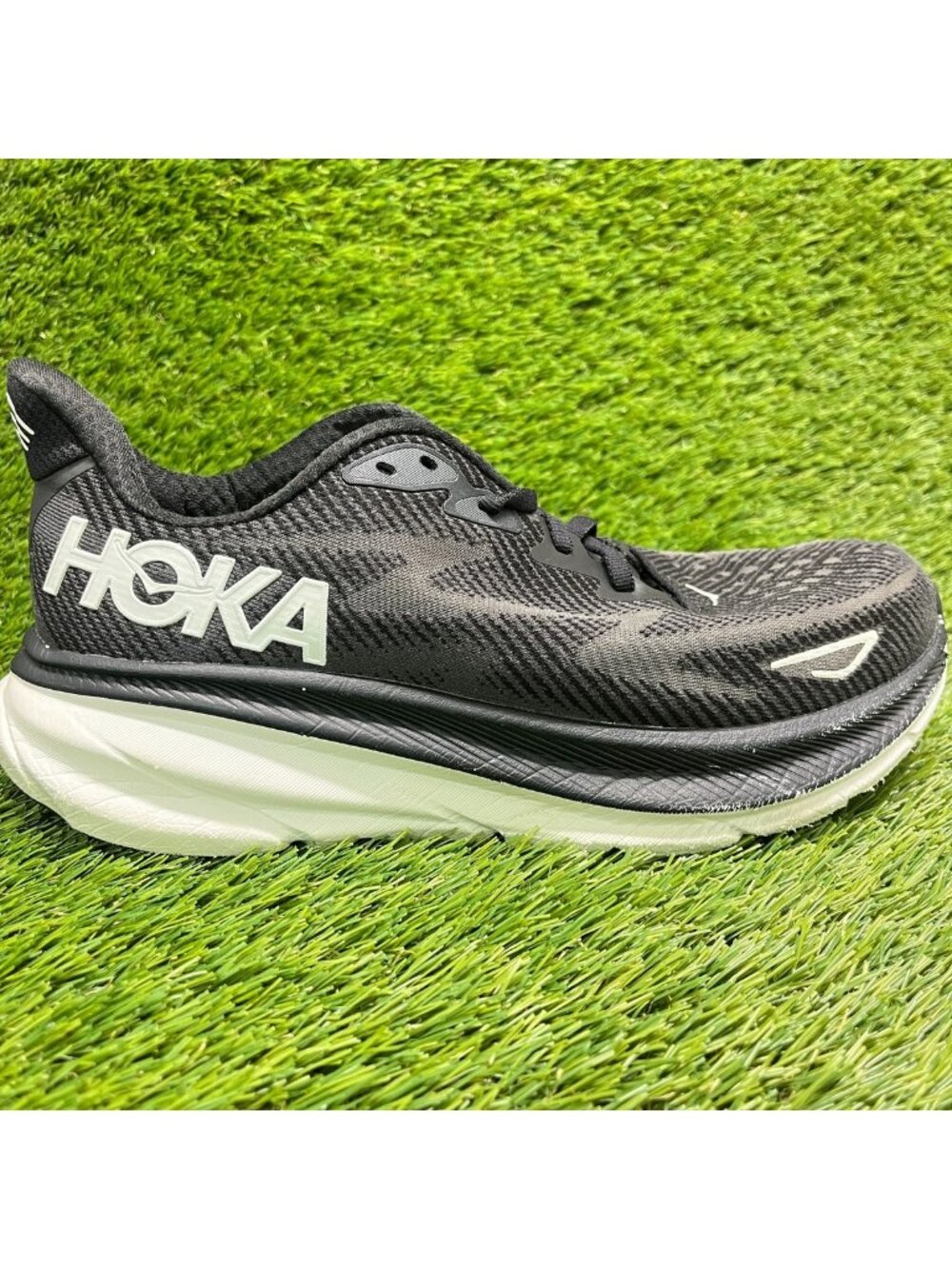 Hoka One One Clifton 9 Womens Size 8 Black White Athletic Running Shoes Sneakers